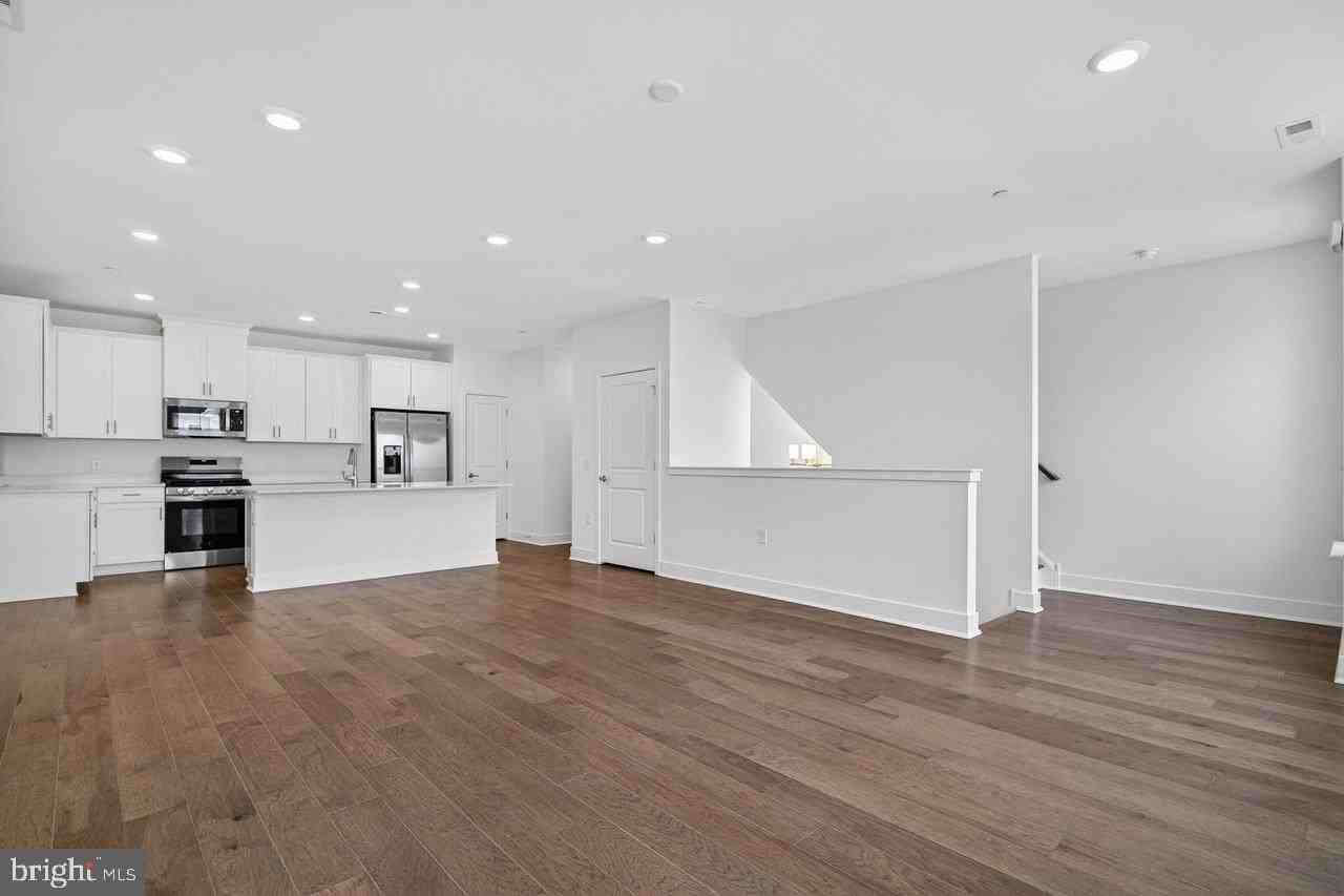 135 John Vanzandt Dr - Photo 4 of 17