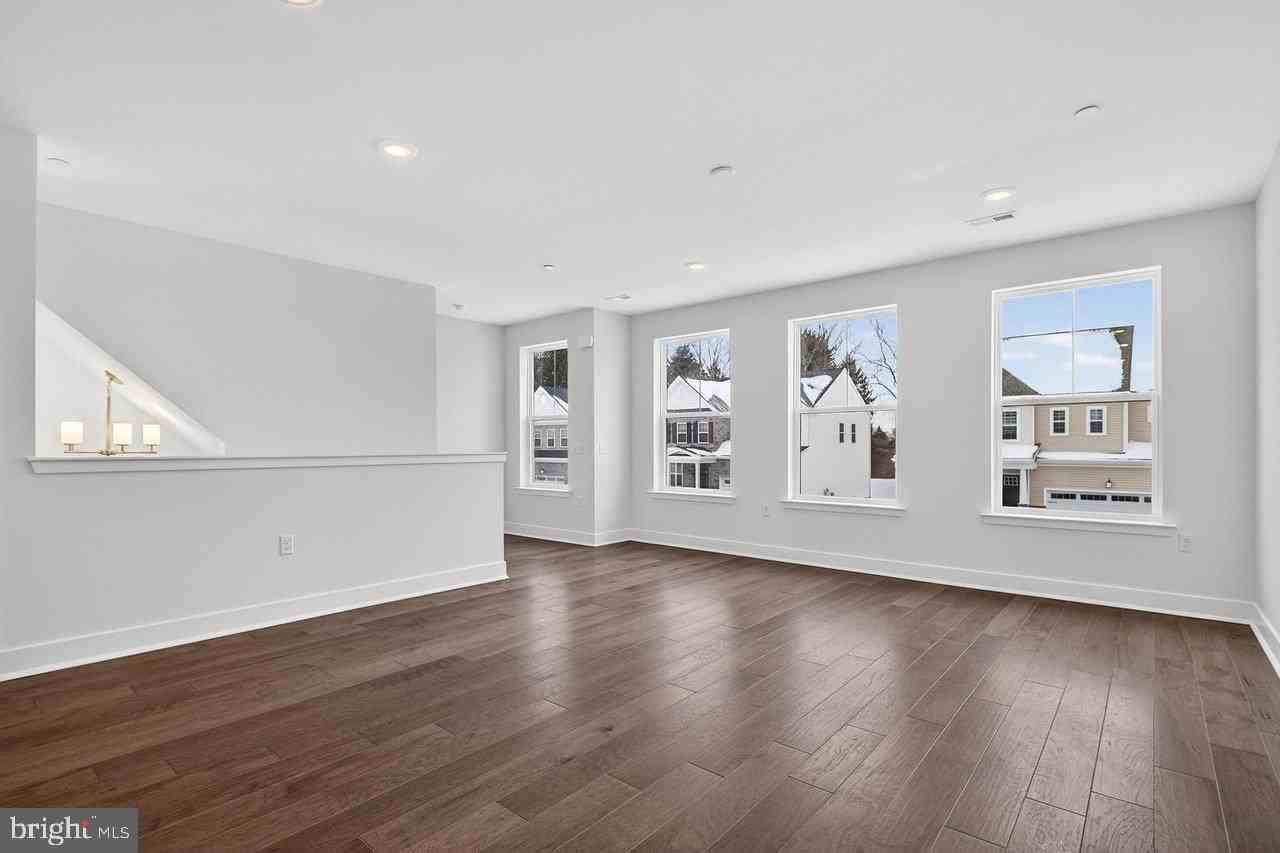 135 John Vanzandt Dr - Photo 5 of 17