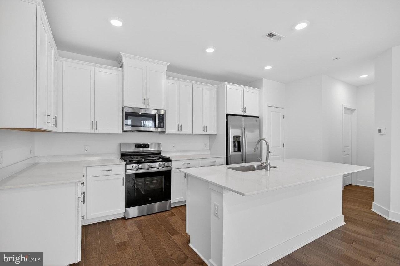 135 John Vanzandt Dr - Photo 6 of 17