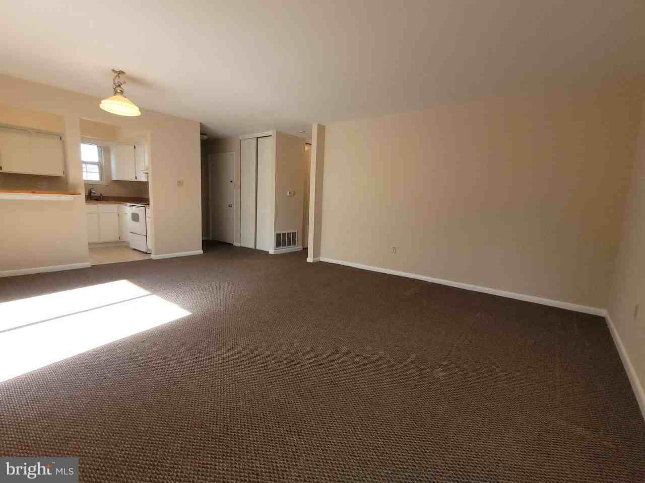 211 Dean Dr - Photo 4 of 13