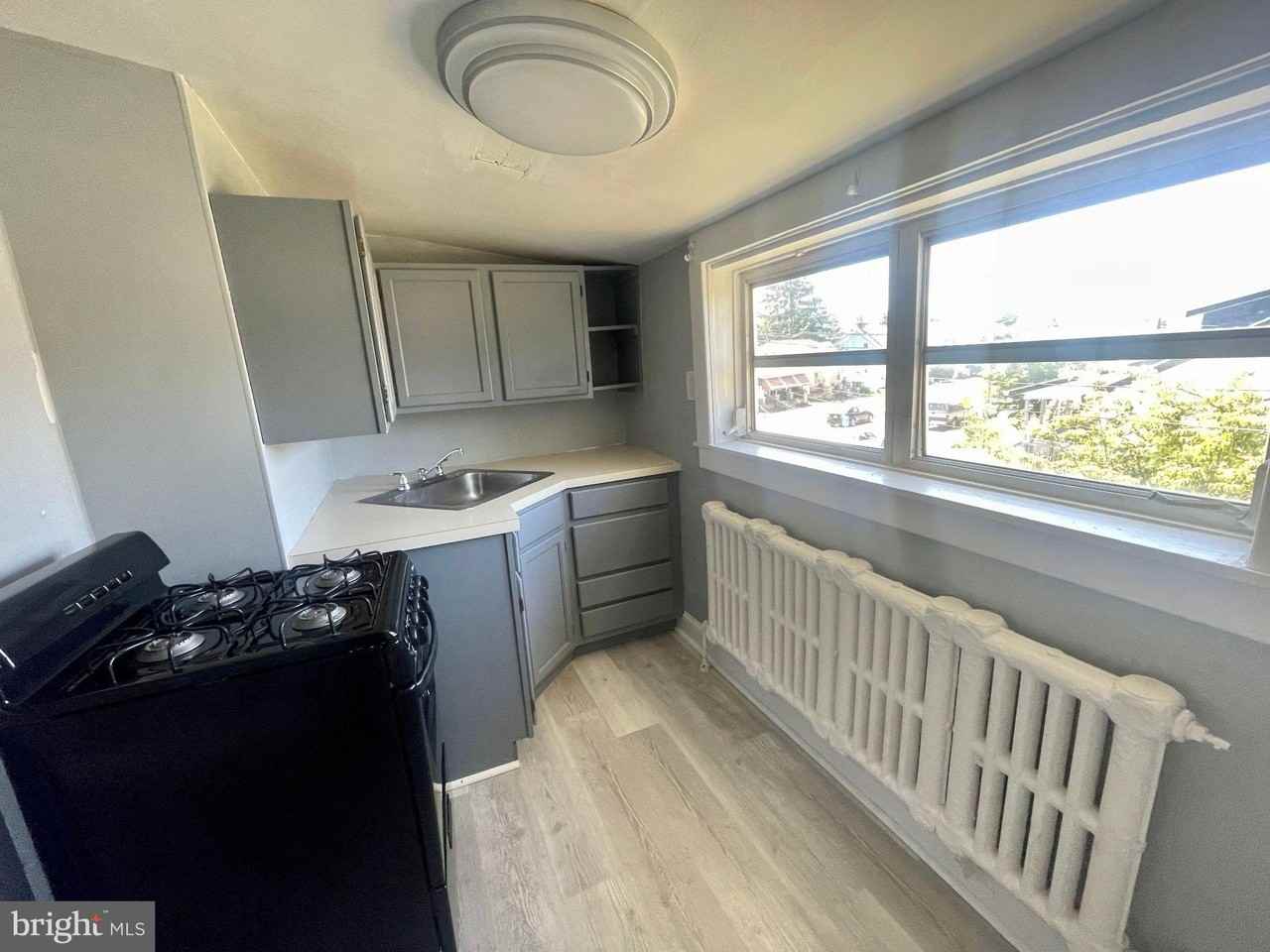 2700 Edgmont Ave #B - Photo 5 of 29