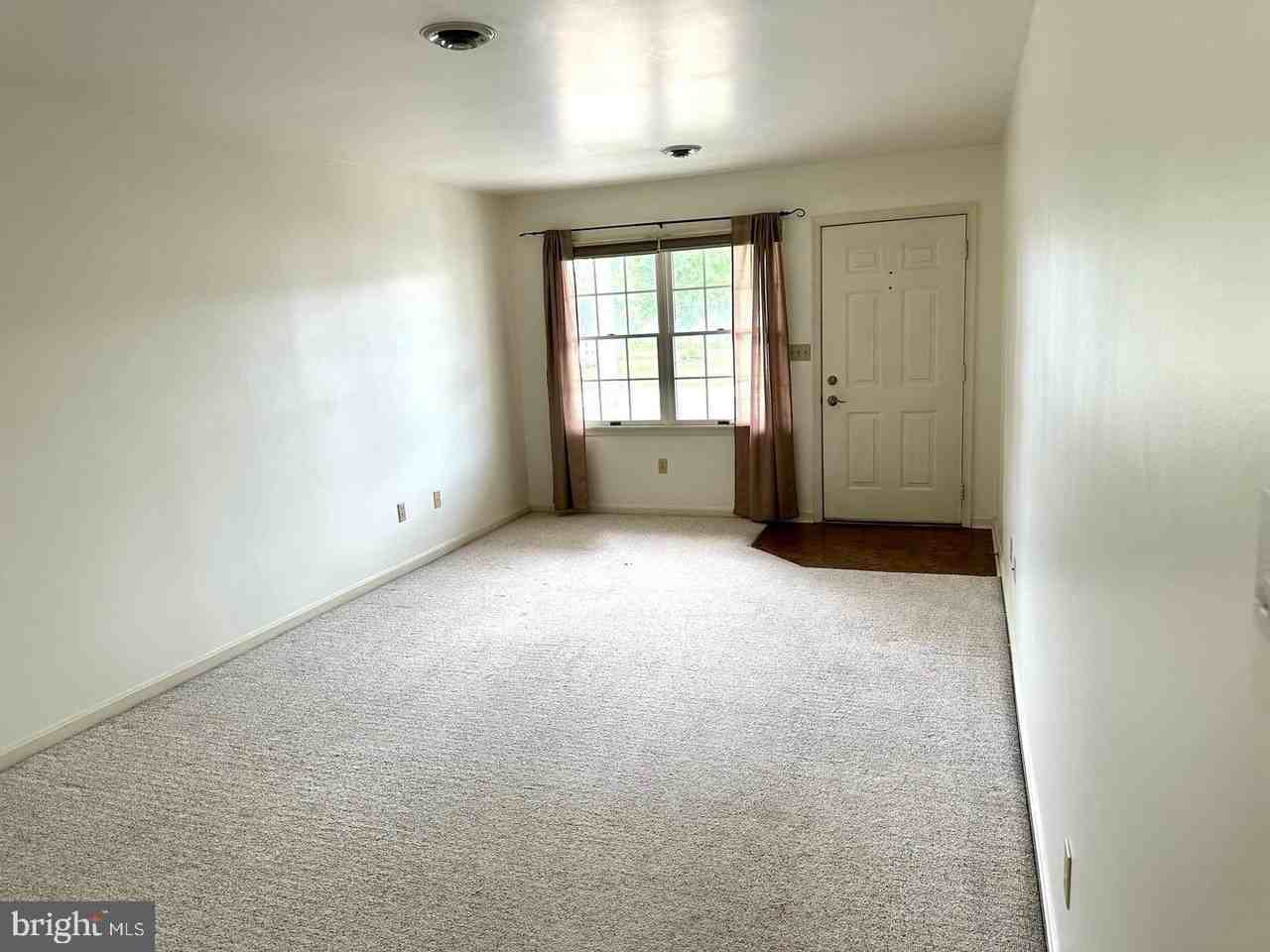 2363 Mccleary Dr - Photo 3 of 20