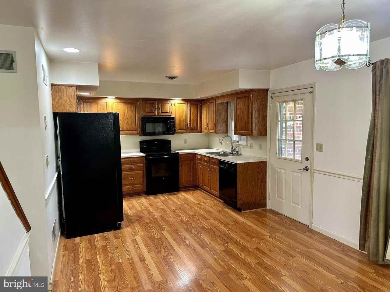 2363 Mccleary Dr - Photo 5 of 20
