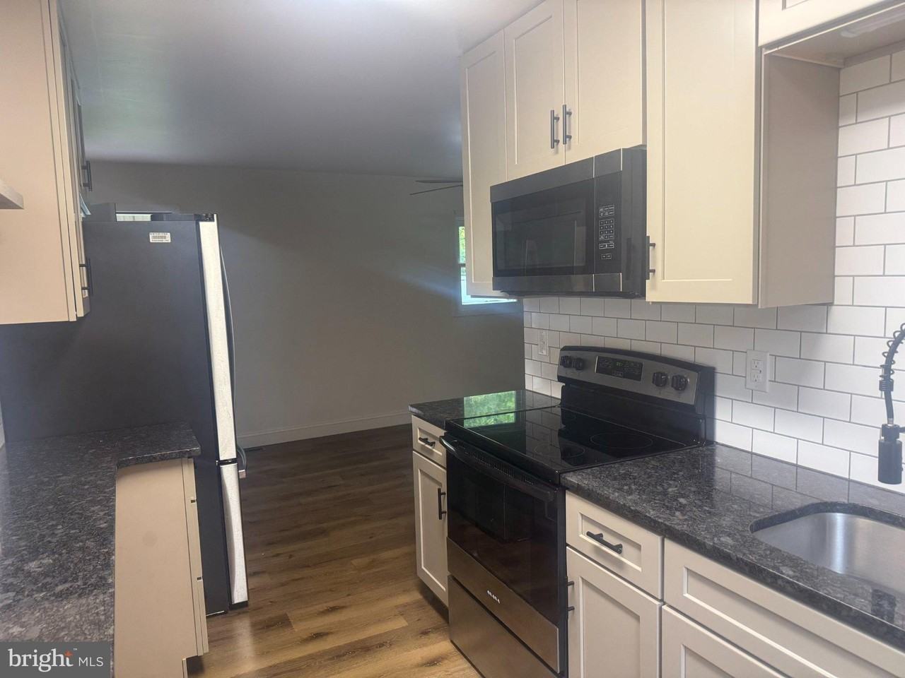 266A N 11th St - Photo 2 of 4