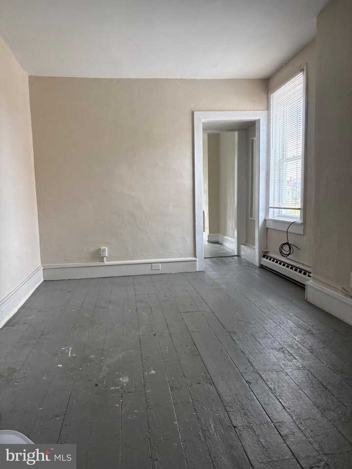 151 W Airy St #2 - Photo 4 of 7
