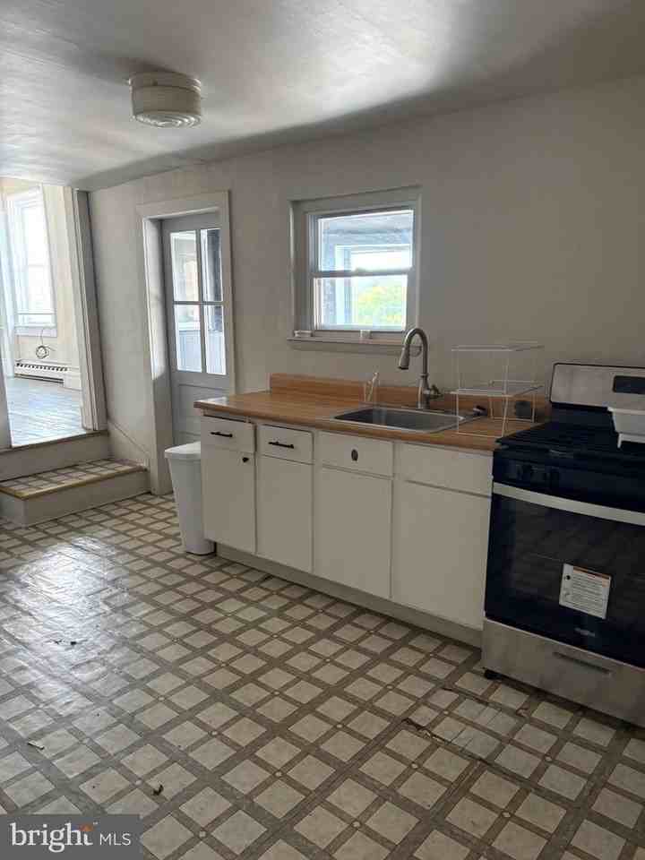 151 W Airy St #2 - Photo 5 of 7