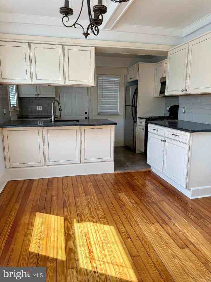 152 S Keswick Ave - Photo 5 of 24