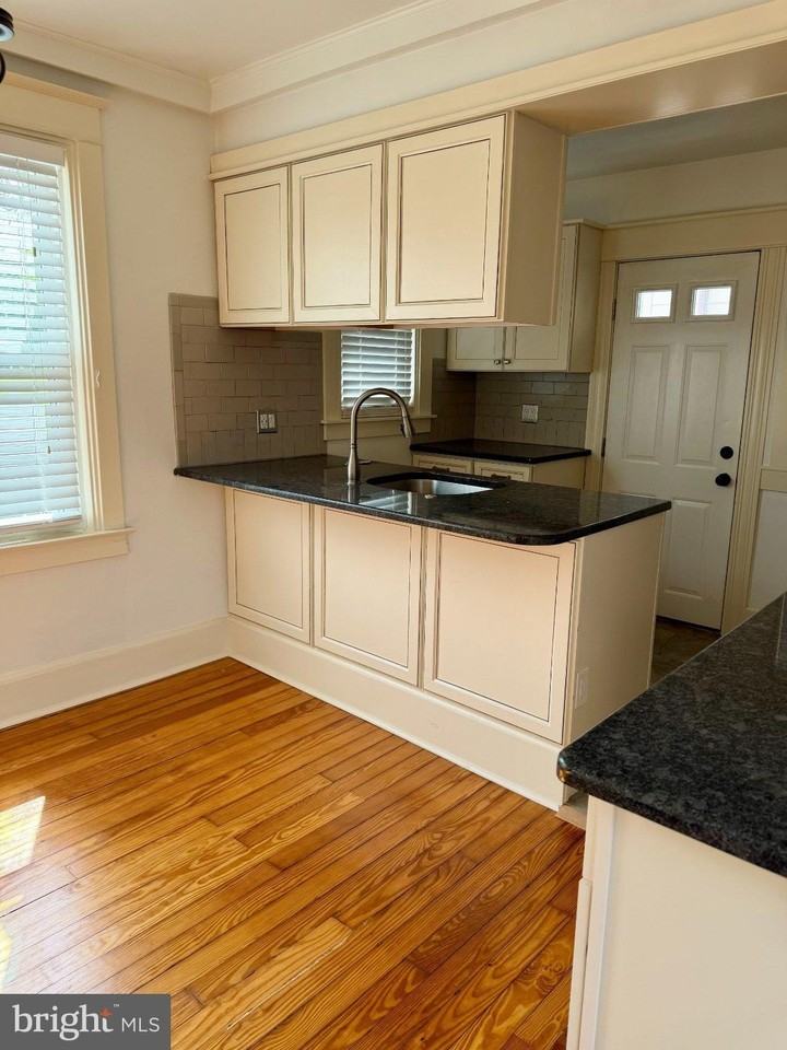 152 S Keswick Ave - Photo 7 of 24