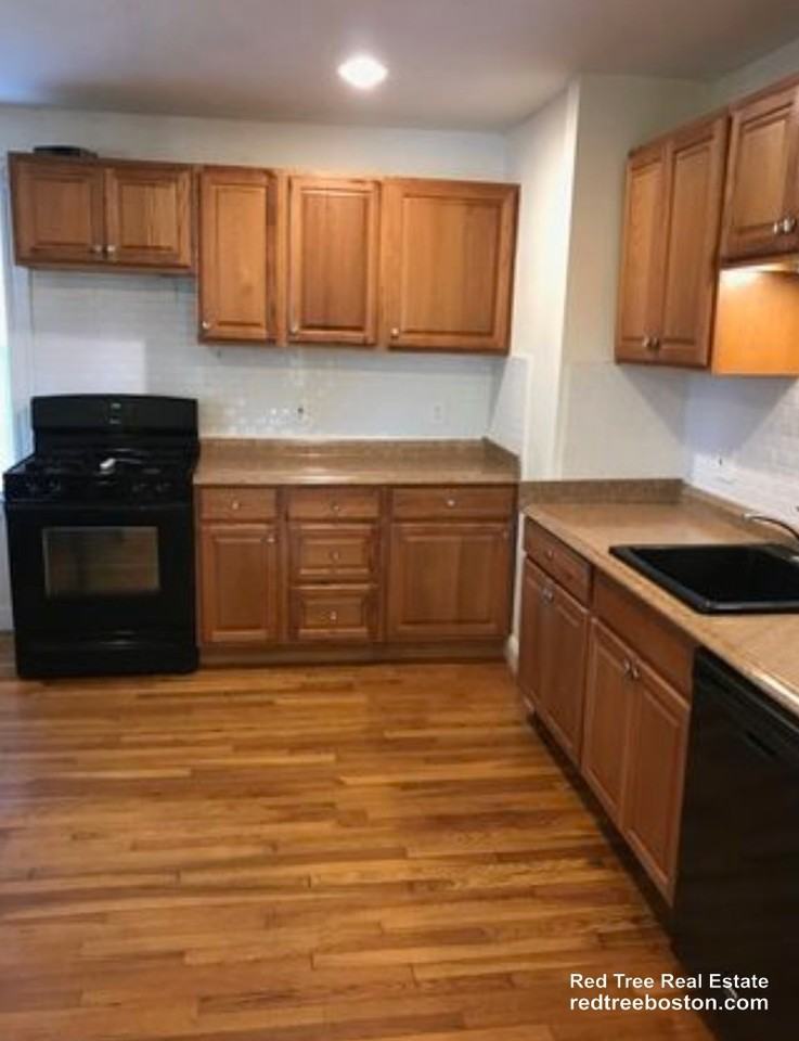 120 Lake St - Photo 4 of 6