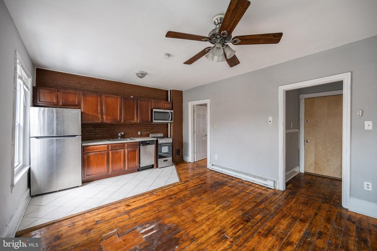 1919 Spring Garden St #3F - Photo 2 of 10