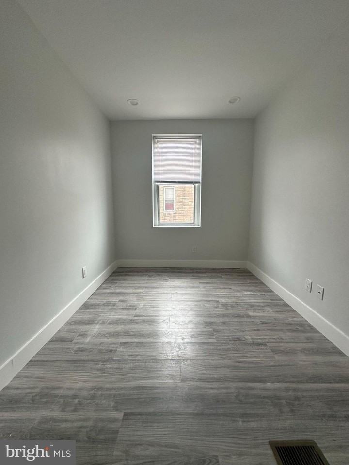 714 W Ritner St #2 - Photo 3 of 6