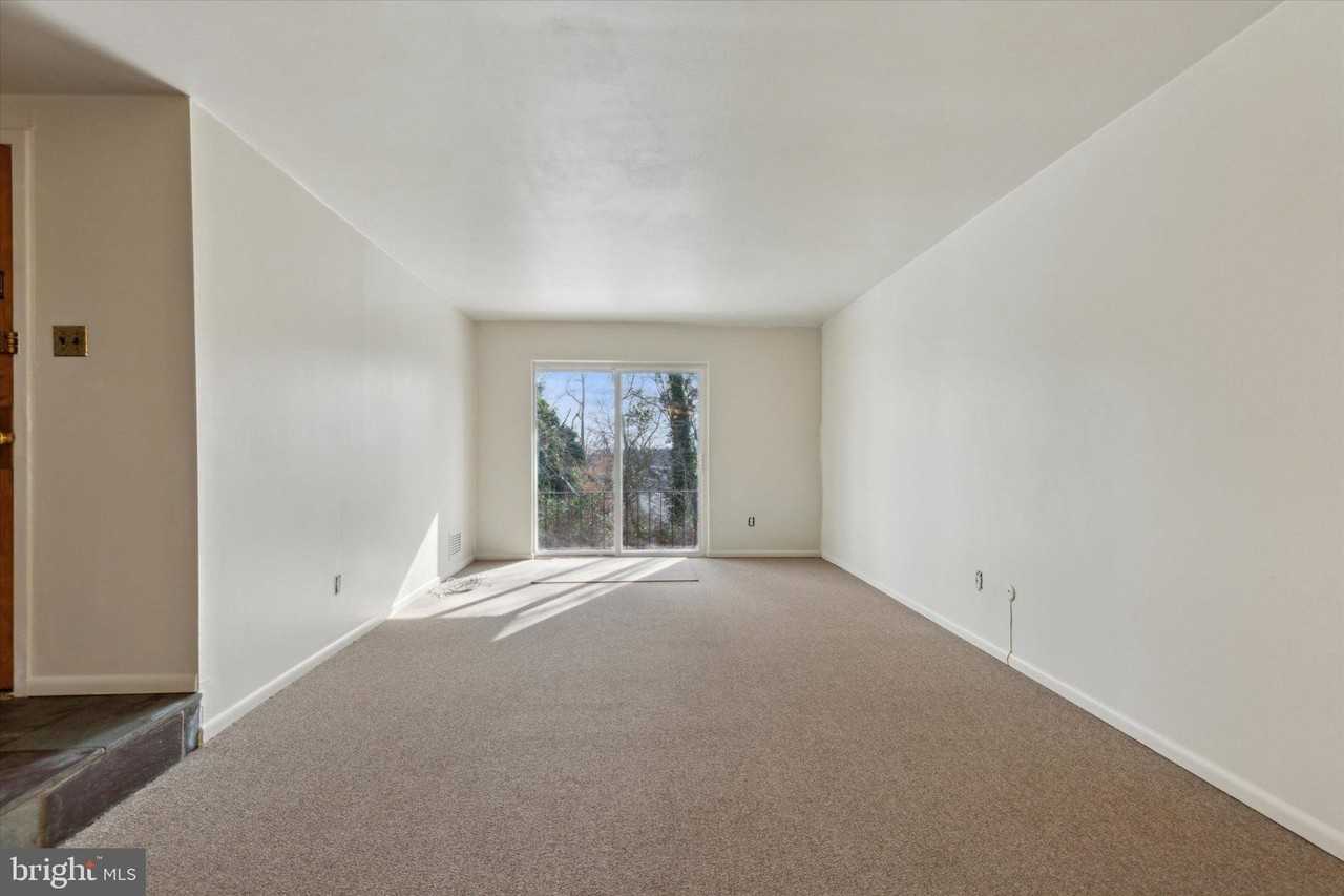 320 Hermit St #2 - Photo 4 of 25