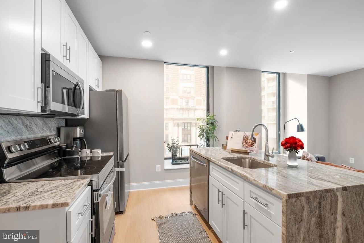 1601 Cherry St #815 - Photo 3 of 38