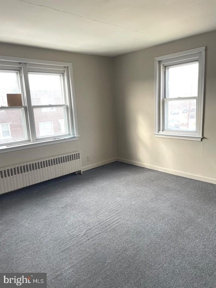 1211 Elbridge St - Photo 2 of 6