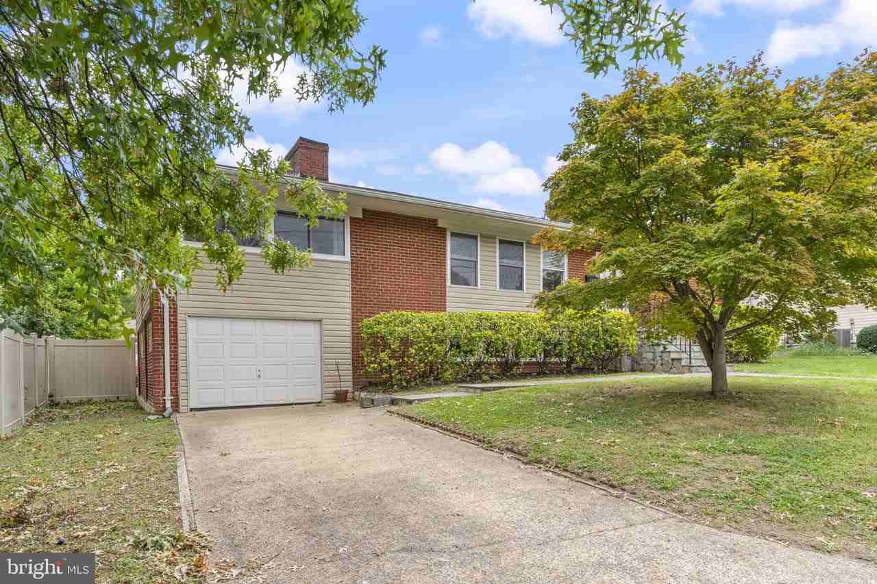 2311 N Dinwiddie St - Photo 3 of 40