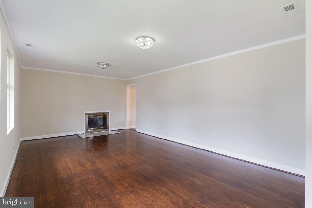 2311 N Dinwiddie St - Photo 7 of 40