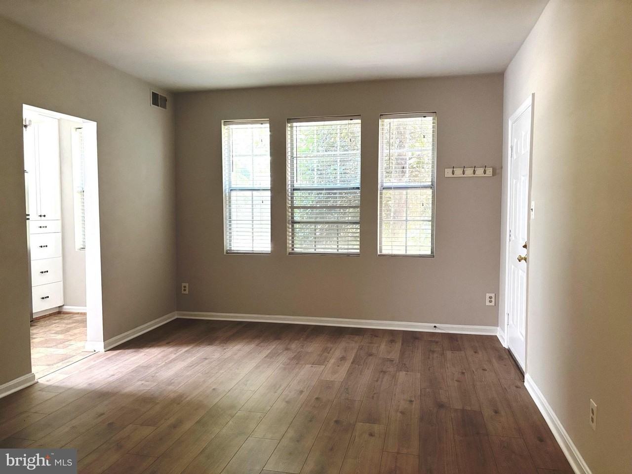 1904 N Rhodes St #56 - Photo 3 of 17