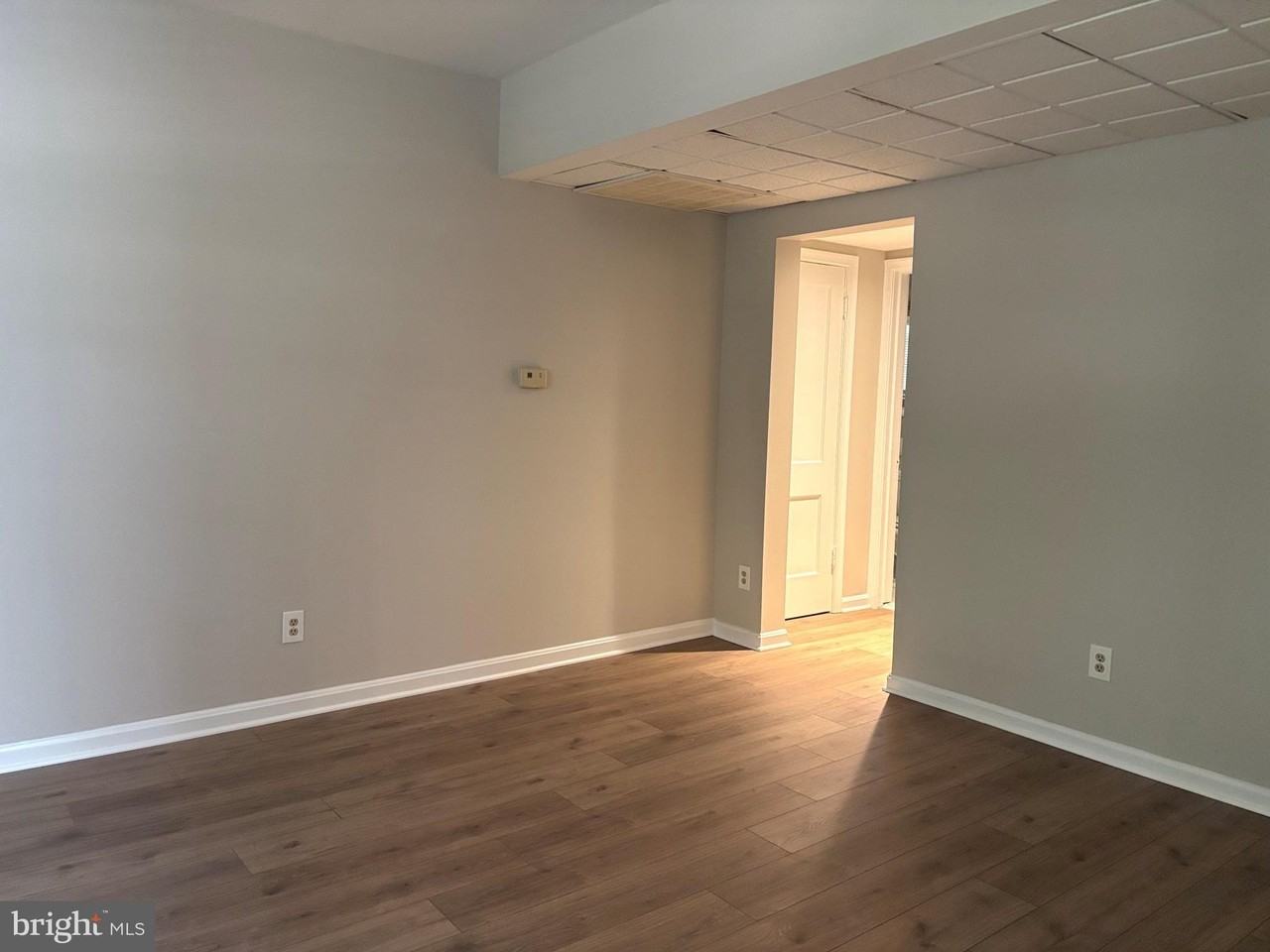 1904 N Rhodes St #56 - Photo 4 of 17