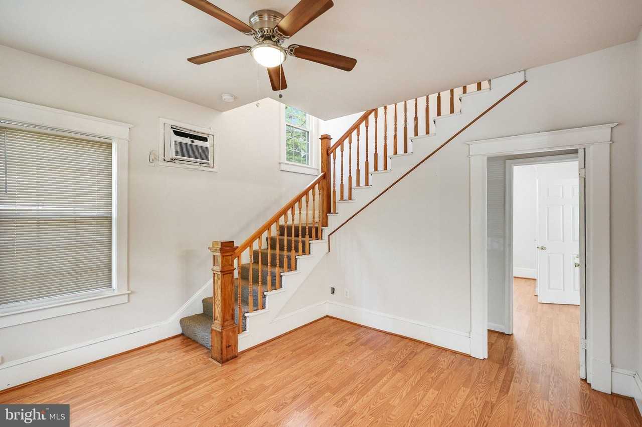 1619 S Monroe St - Photo 4 of 41