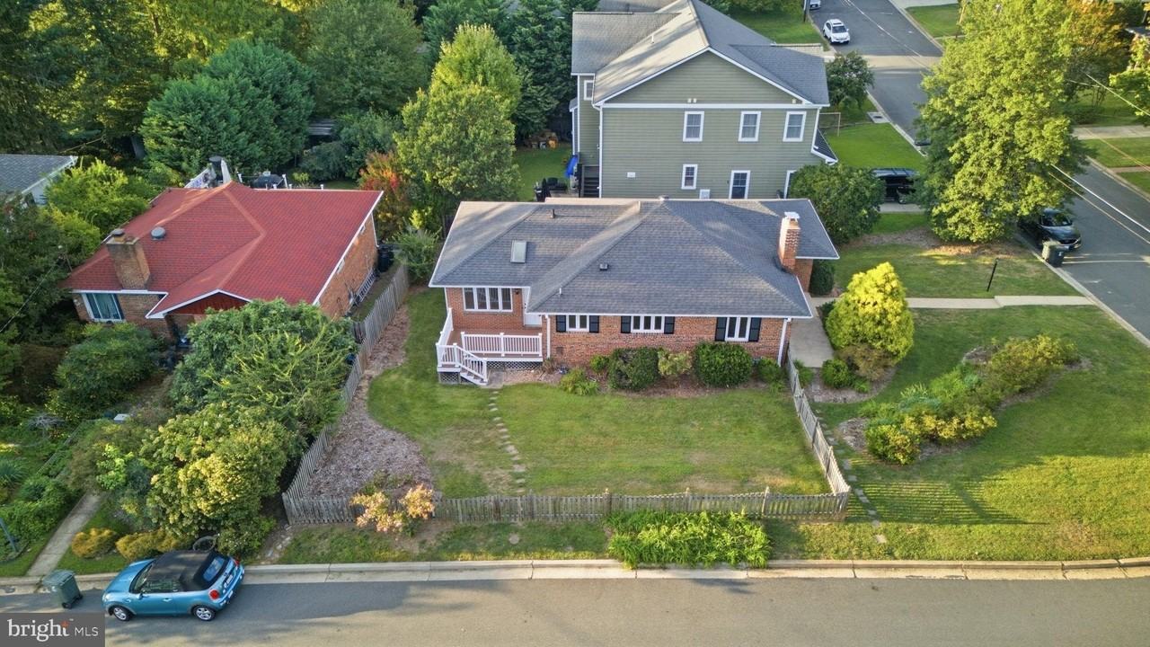 3376 N Buchanan St - Photo 2 of 40