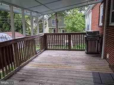 711 N Kensington St - Photo 3 of 11