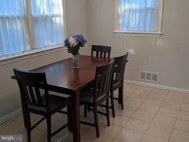 711 N Kensington St - Photo 6 of 11