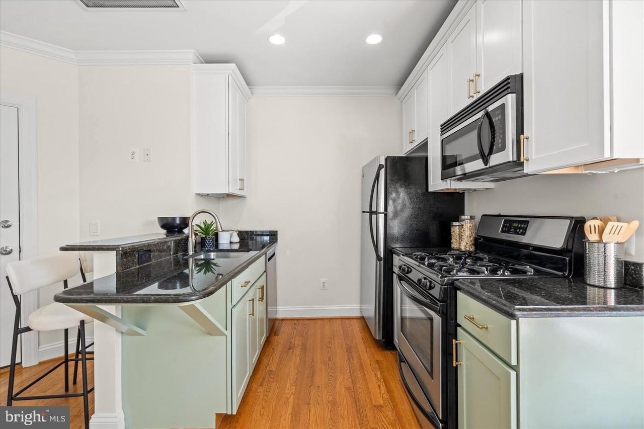 409 E Raymond Ave #6 - Photo 7 of 19