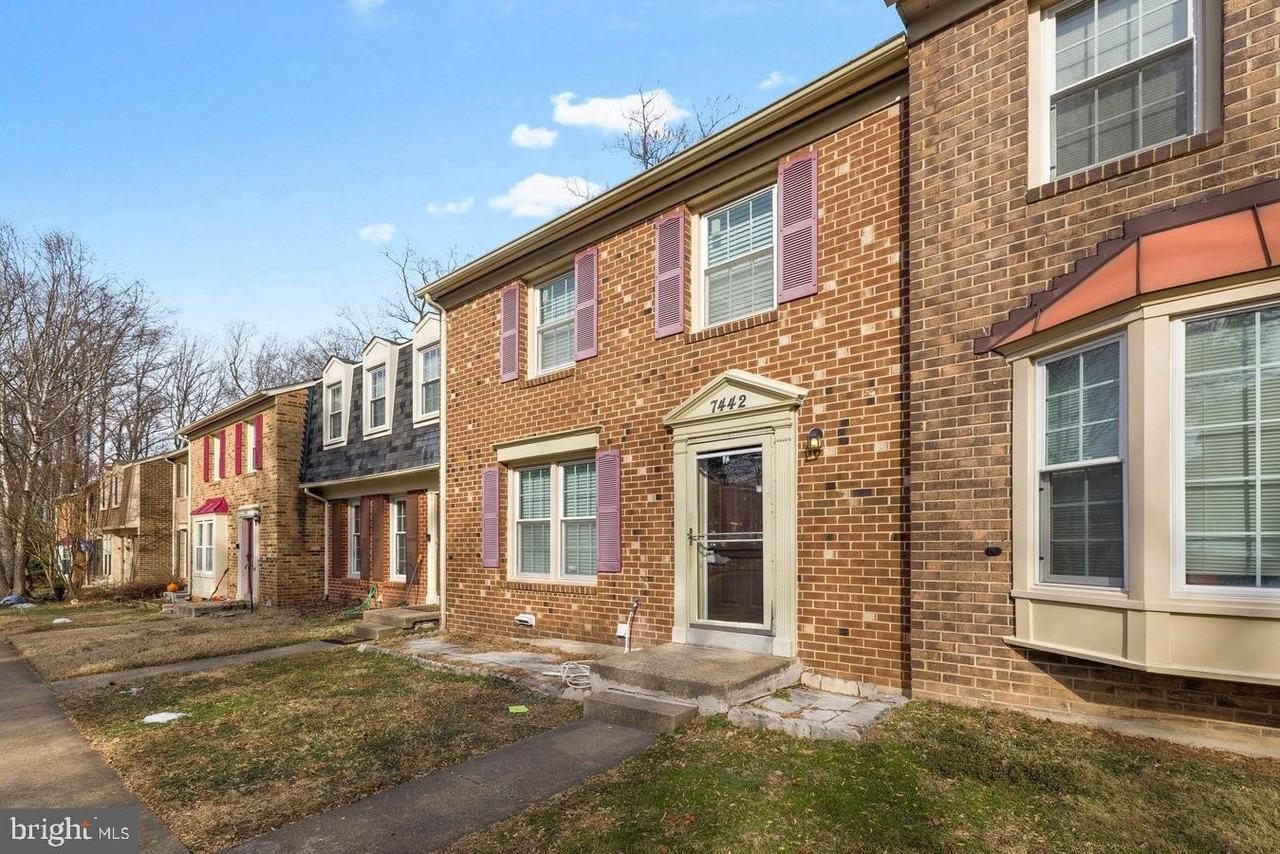 7442 Adams Park Ct