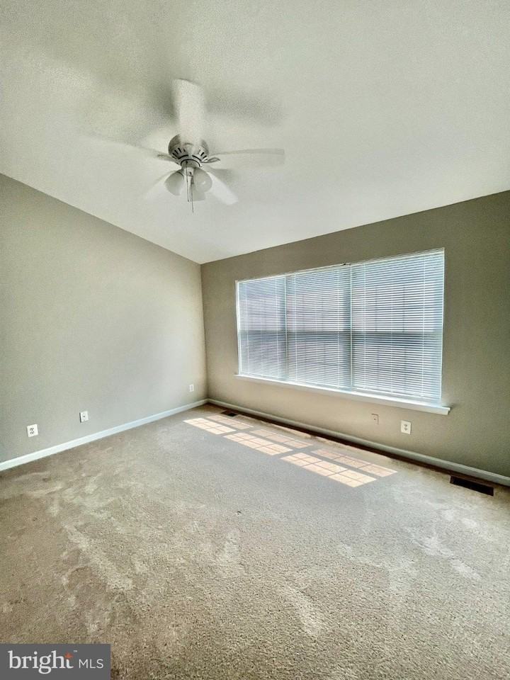 312 Stallion Sq Ne - Photo 3 of 50