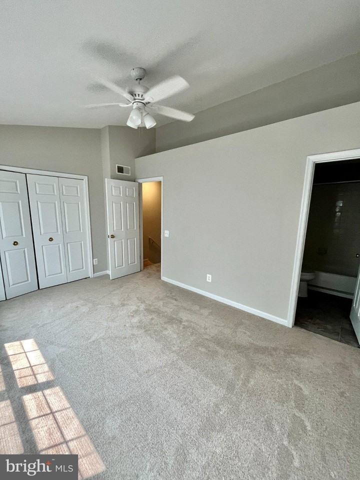 312 Stallion Sq Ne - Photo 6 of 50