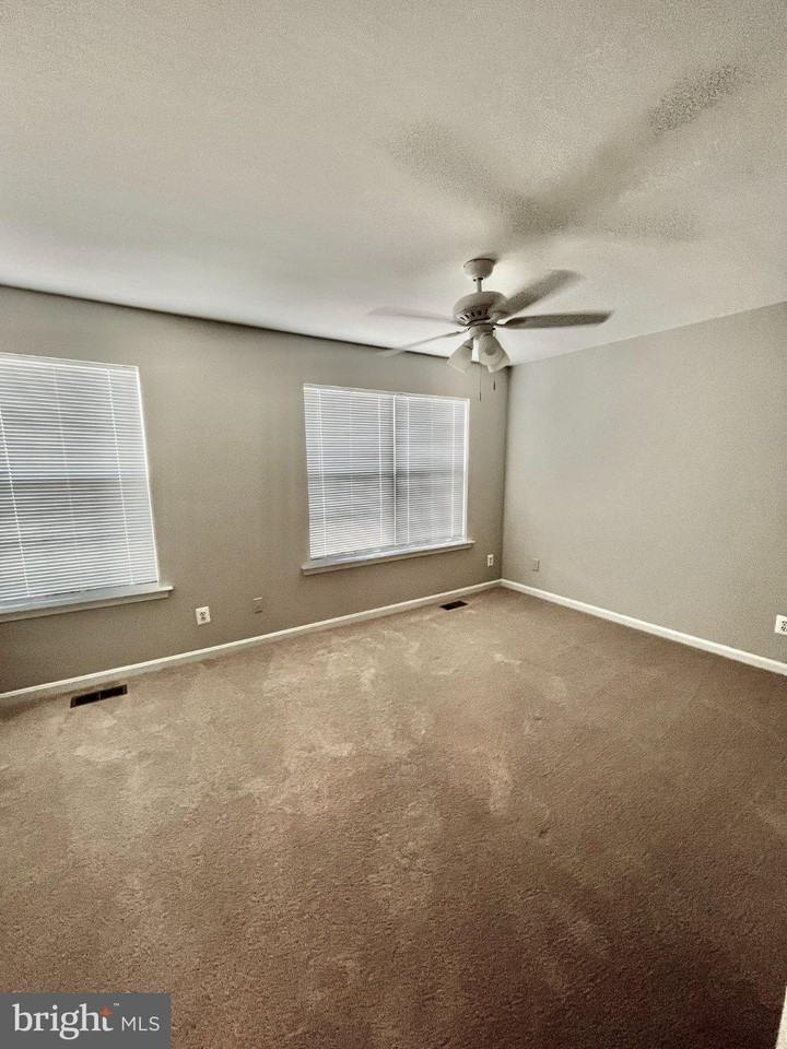 312 Stallion Sq Ne - Photo 7 of 50