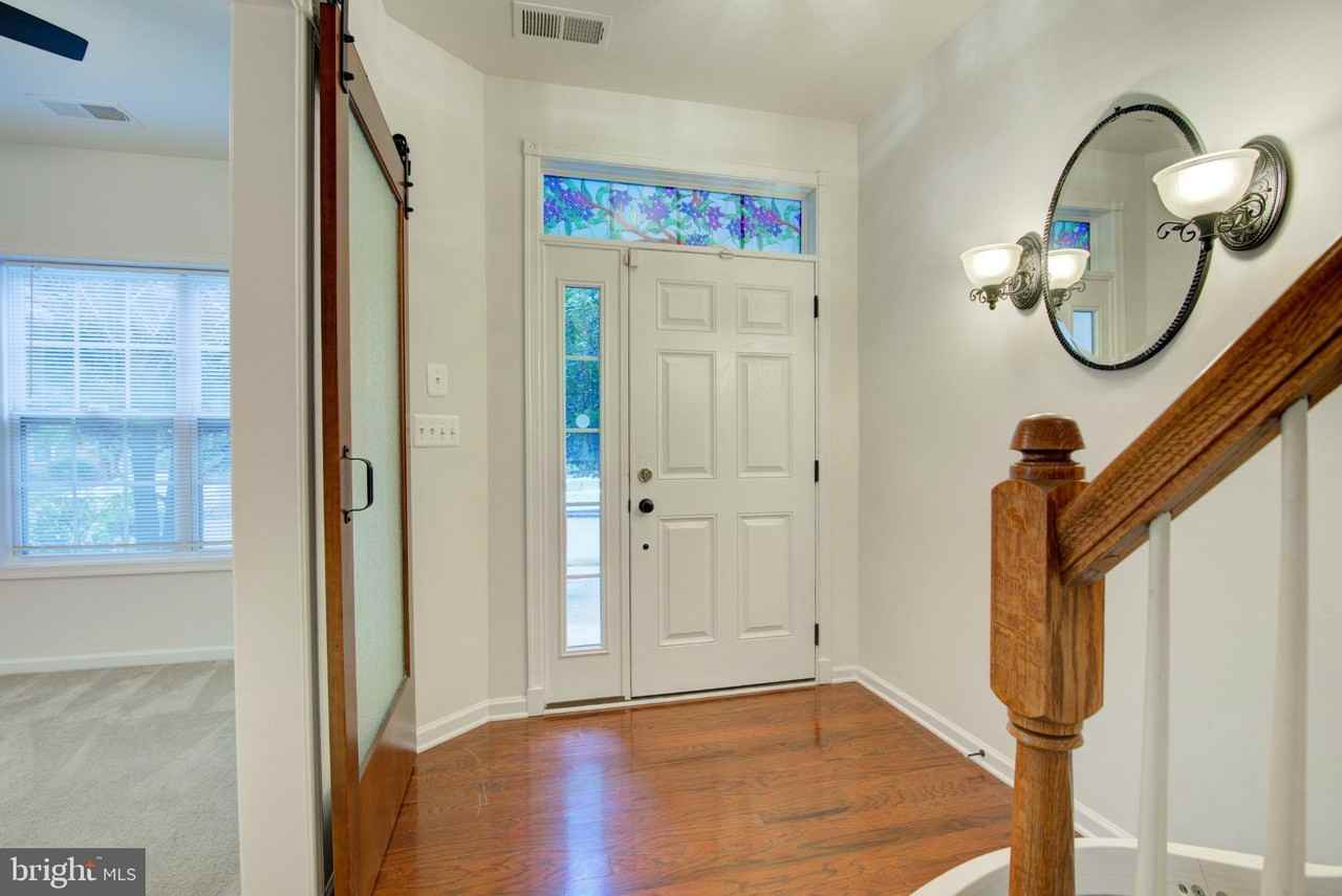 23099 Sunbury St - Photo 2 of 27