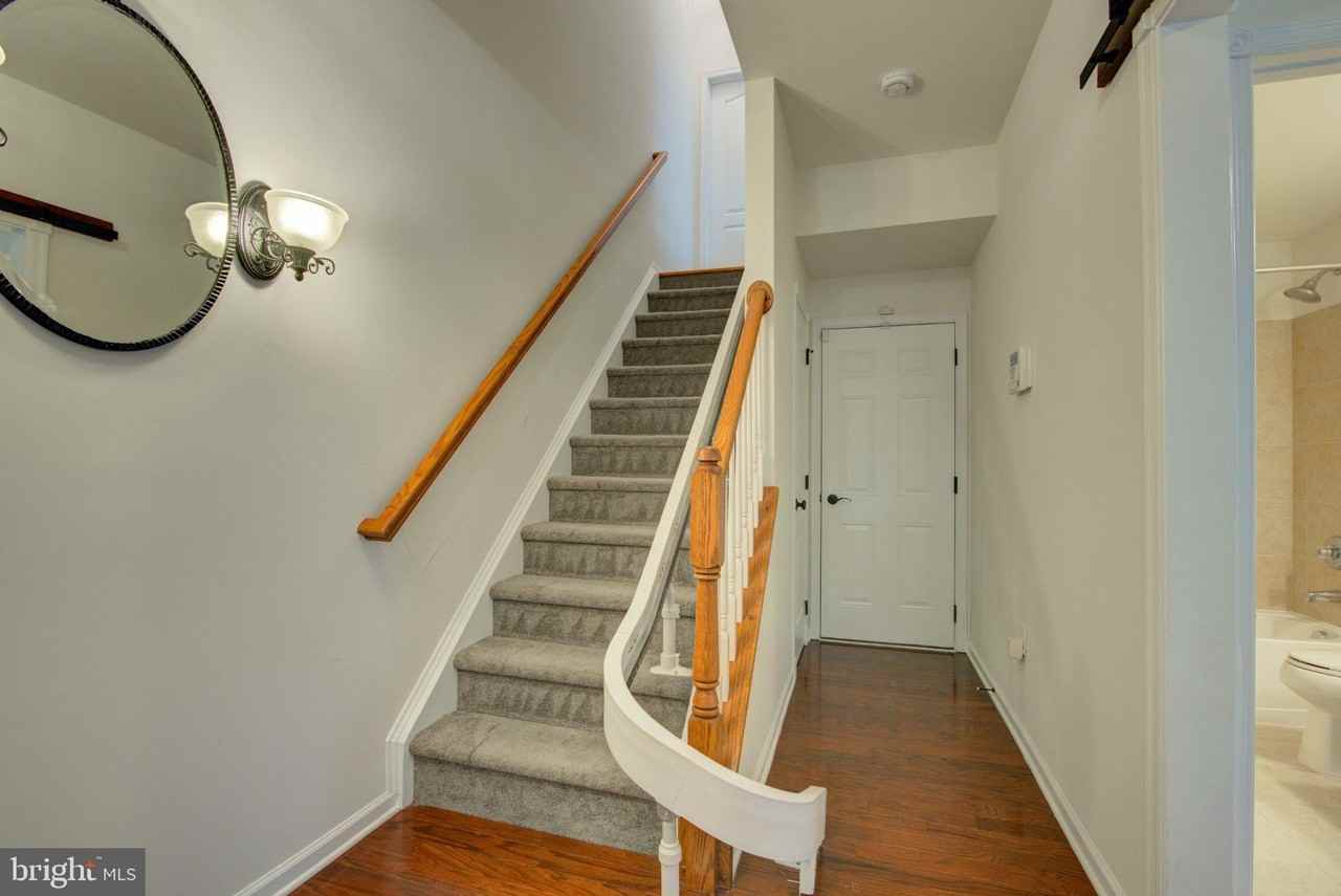 23099 Sunbury St - Photo 3 of 27