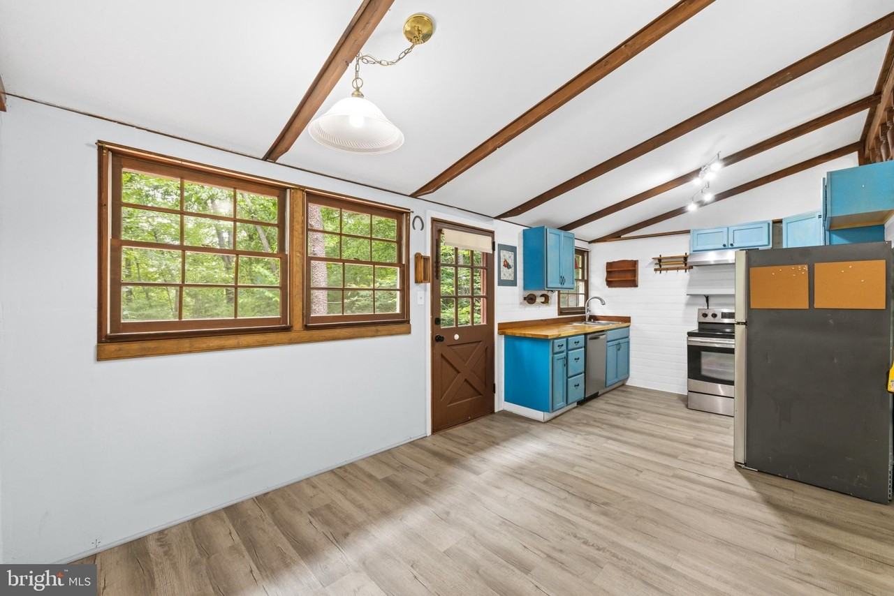 258 Laurel Dr - Photo 6 of 19