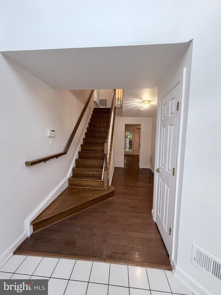 14066 Madrigal Dr - Photo 3 of 27