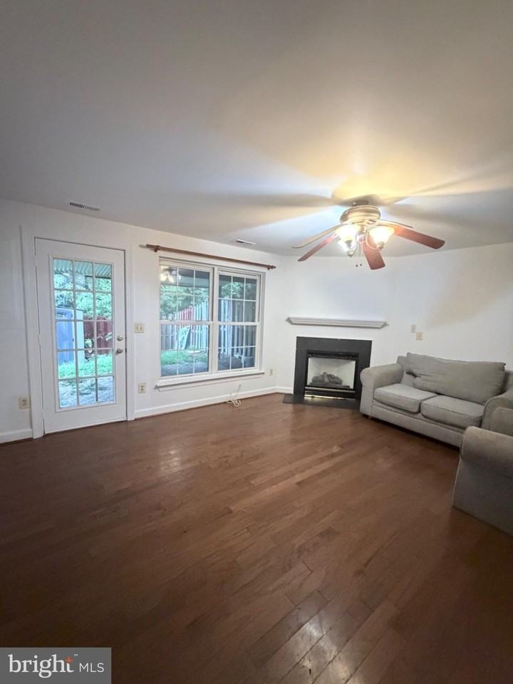 14066 Madrigal Dr - Photo 7 of 27