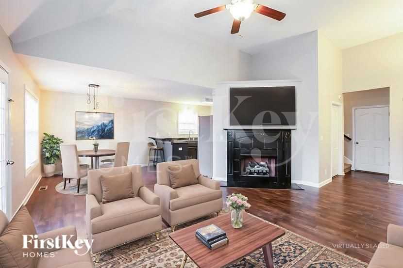 3748 Naples Ct N - Photo 5 of 19