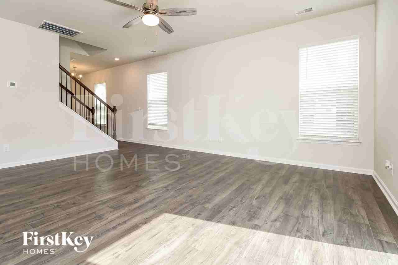 212 Ashborne Ln - Photo 2 of 18