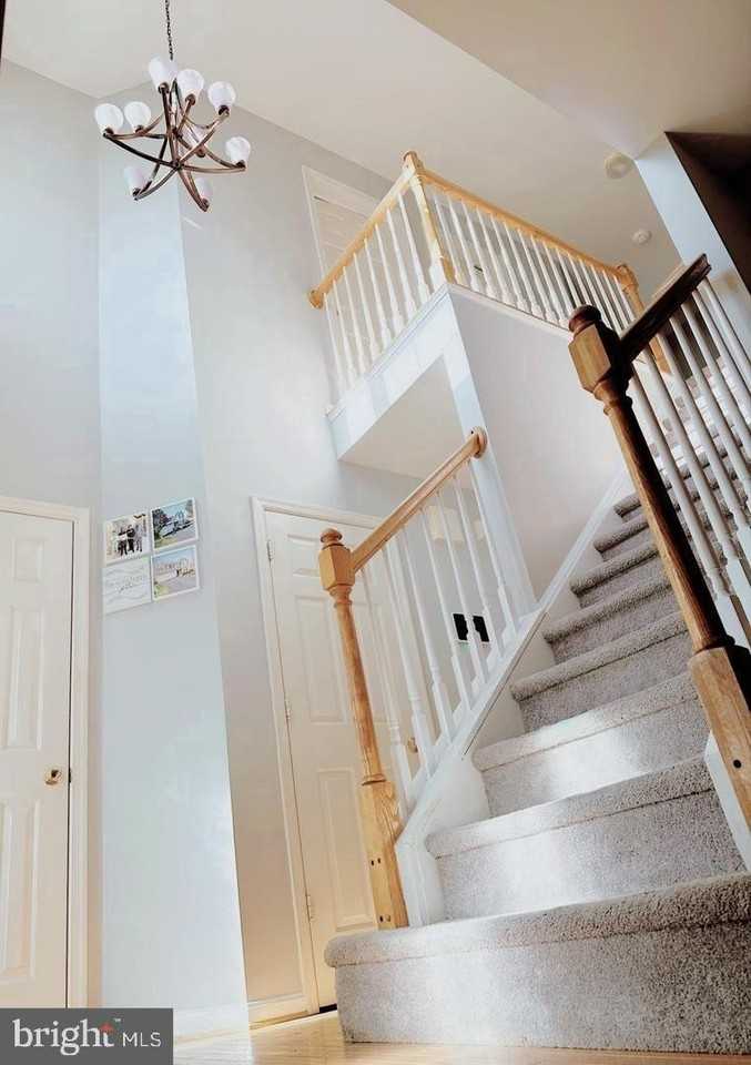 4 Saint Ives Ct - Photo 3 of 17