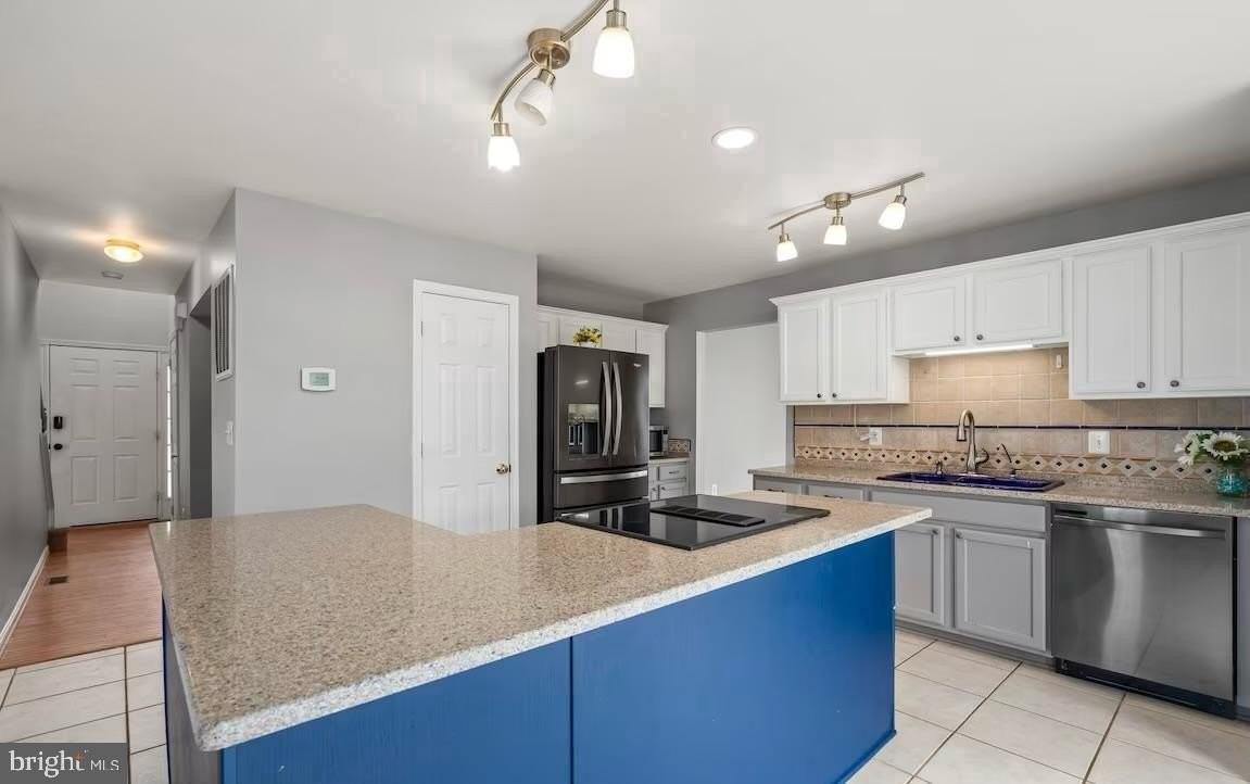 4 Saint Ives Ct - Photo 5 of 17