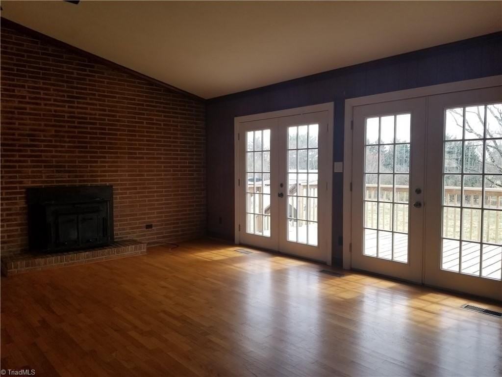 670 Holly Springs Rd - Photo 7 of 16