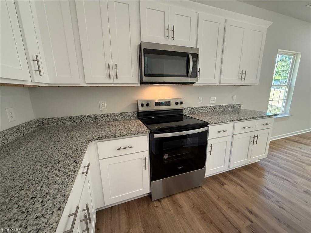 4033 Shamel St - Photo 5 of 30