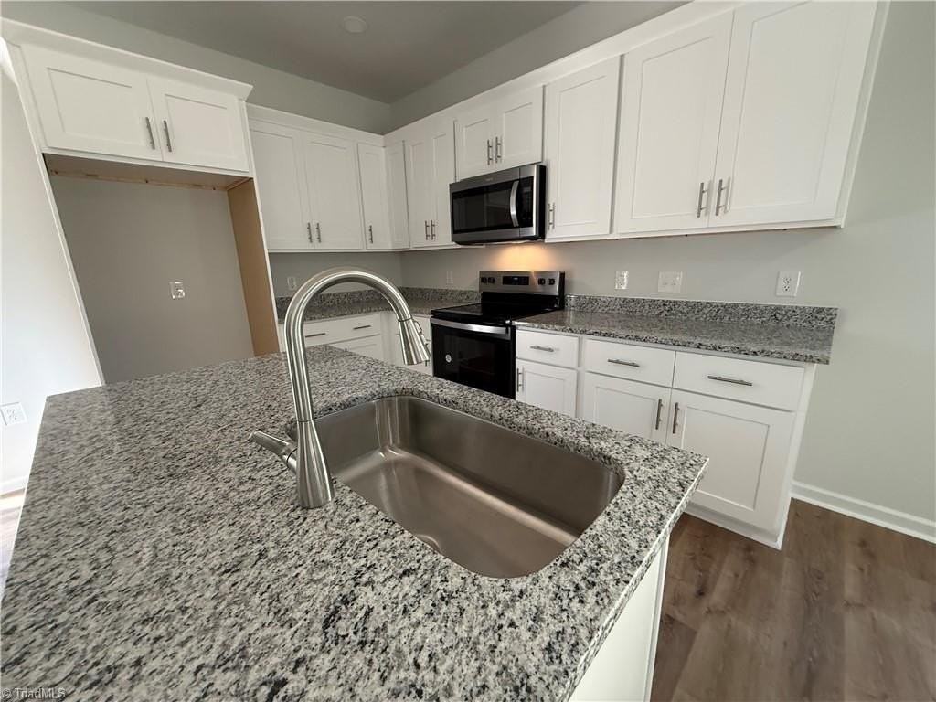 4033 Shamel St - Photo 6 of 30