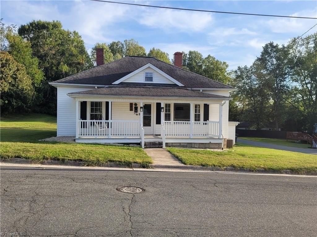 641 Sunset Dr - Photo 2 of 16
