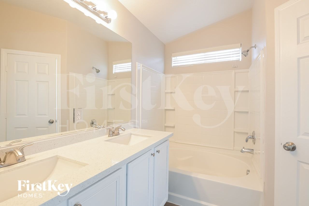 6417 Strongbow Dr - Photo 7 of 15
