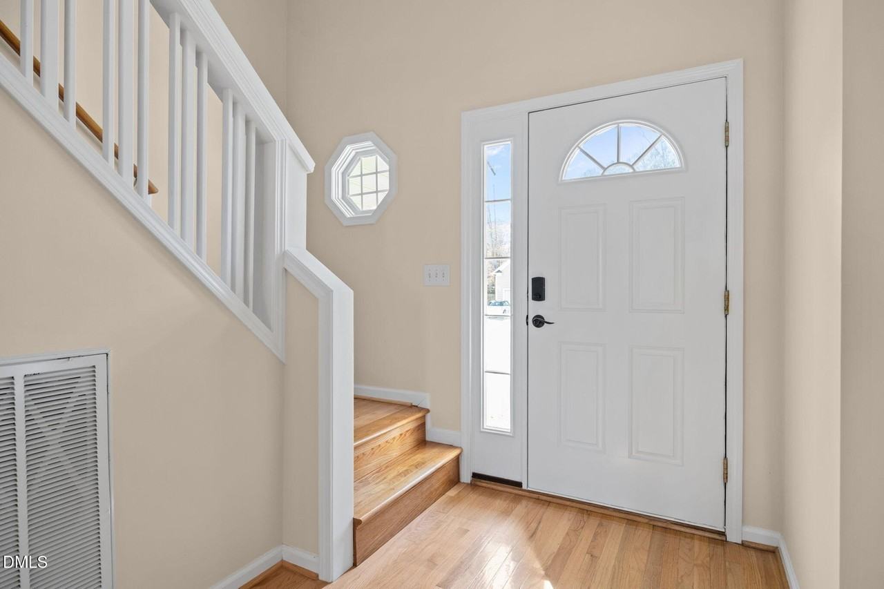 5210 Groveside Ct - Photo 7 of 43