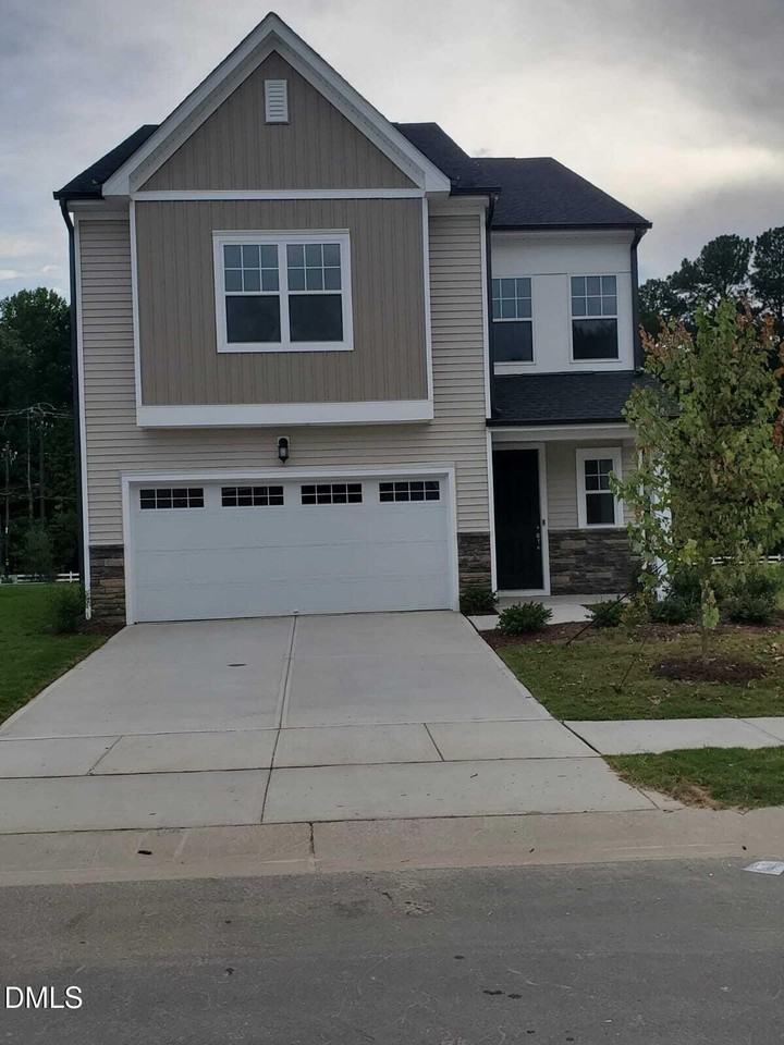812 Matterhorn Dr - Photo 2 of 42