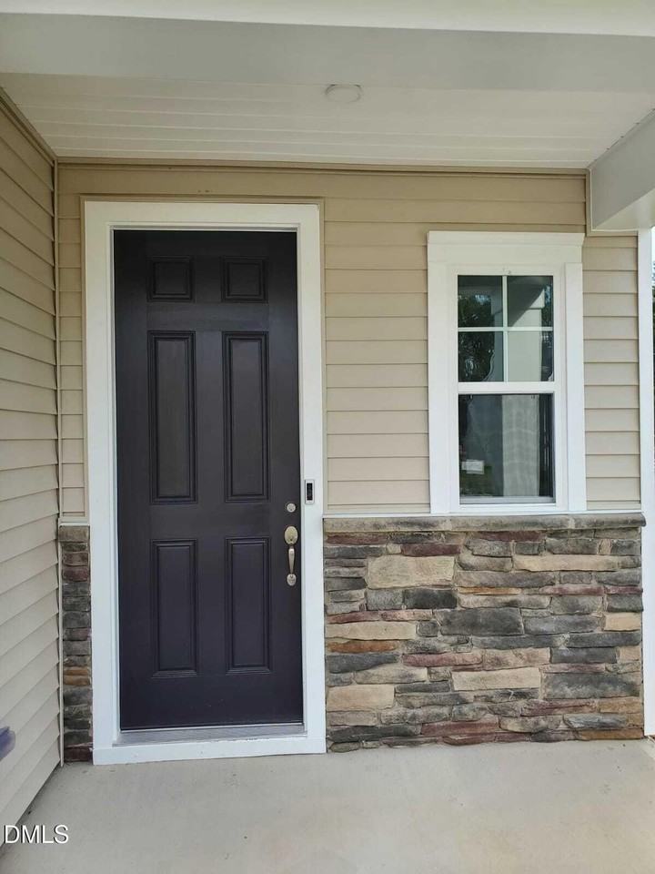 812 Matterhorn Dr - Photo 5 of 42