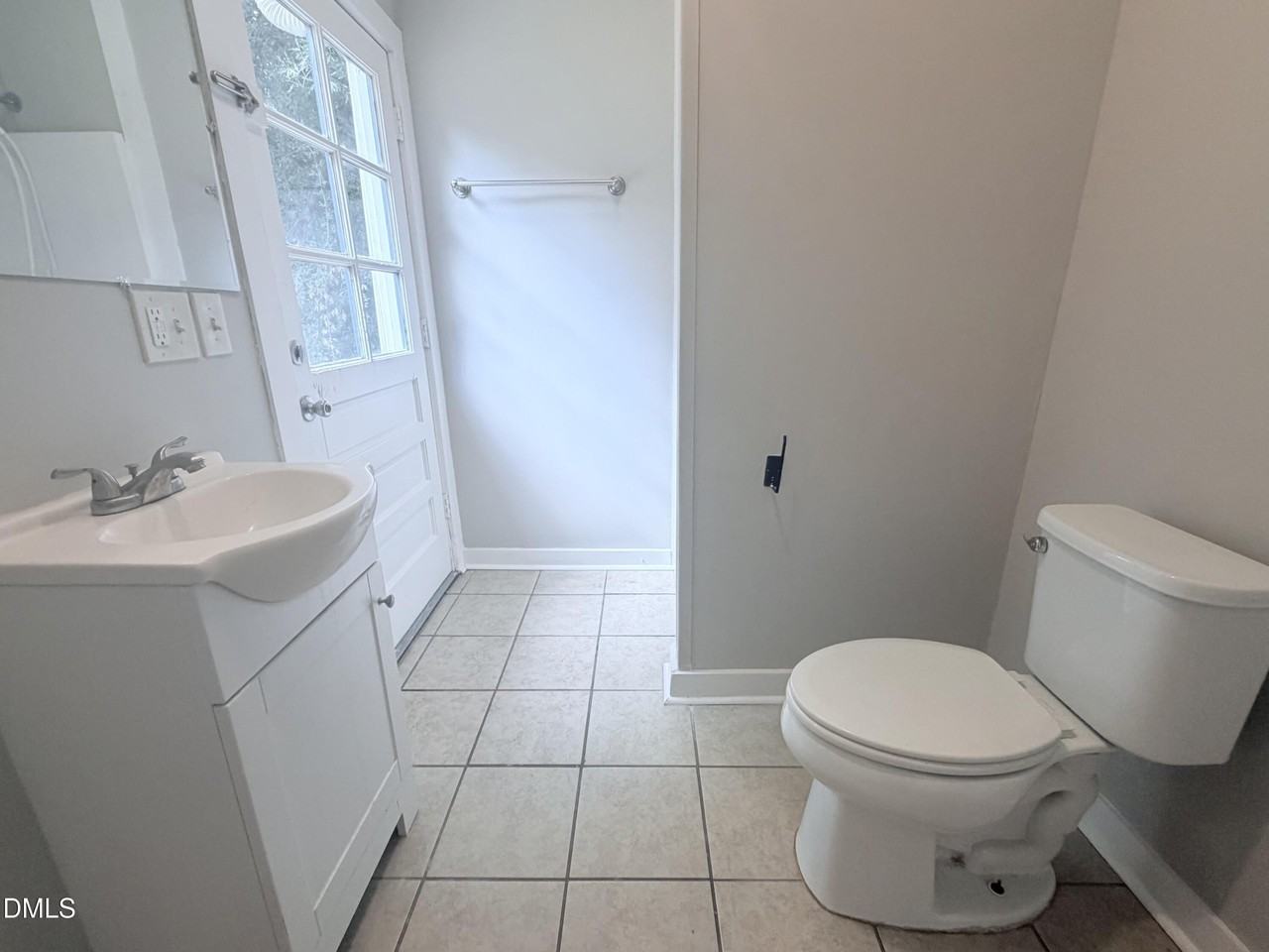 135 N West St - Photo 2 of 12