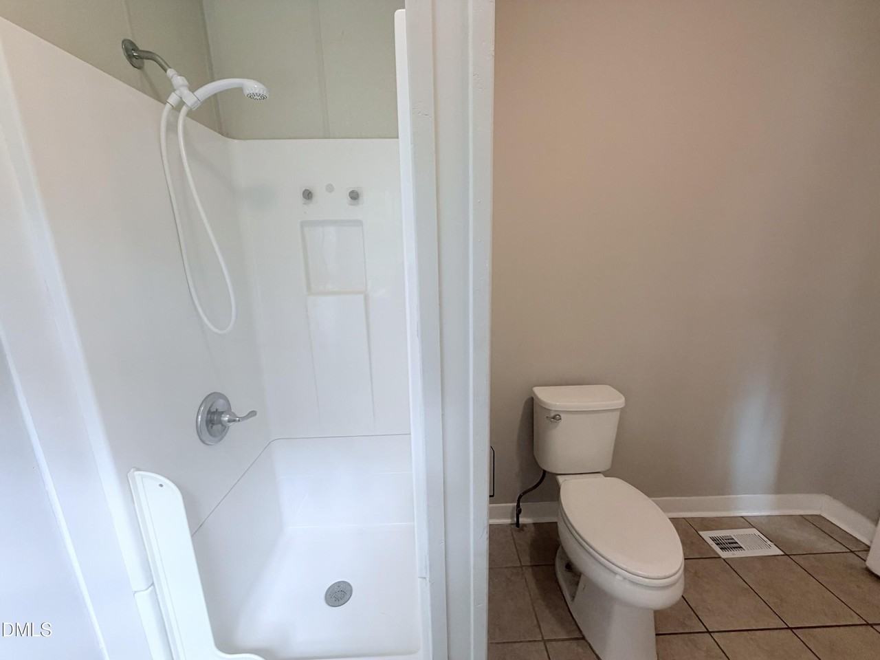 135 N West St - Photo 4 of 12